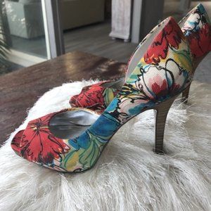 💋💋 LOOK 2 pairs  heels for $20!!! 🌹🌹